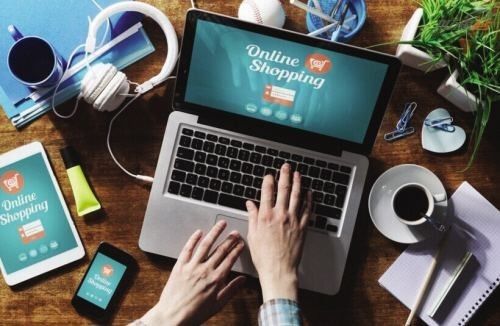 最后來說一個正能量的故事，一個關于兩代人理性消費理性投資的故事。